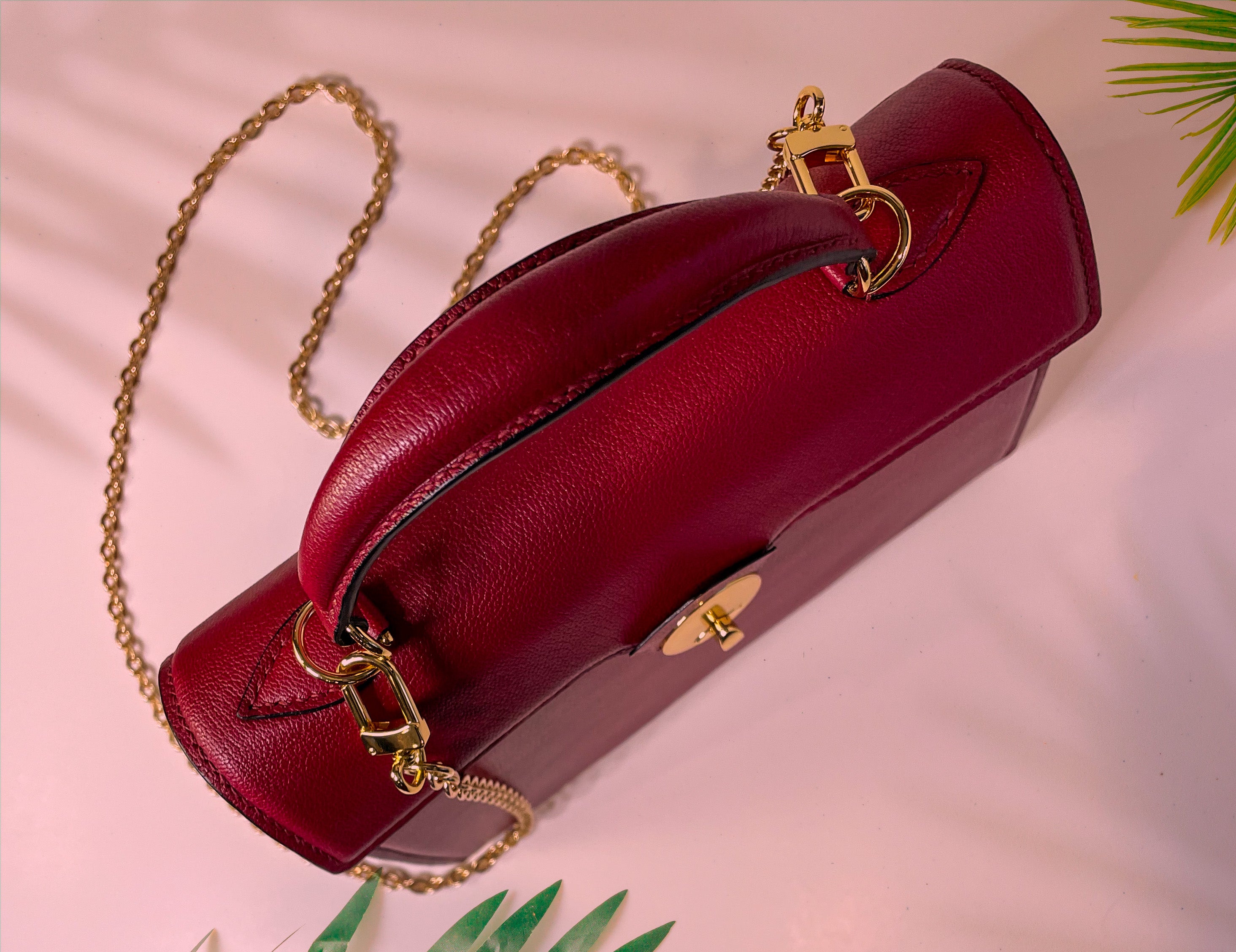 Vintage style Scarlet bag with top handle