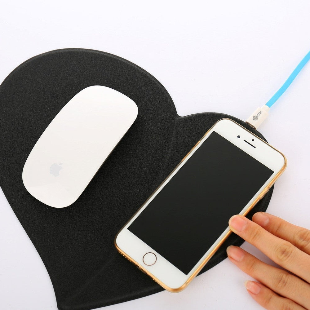 
                      
                        Fast wireless charging heart - shaped leather mouse pad
                      
                    