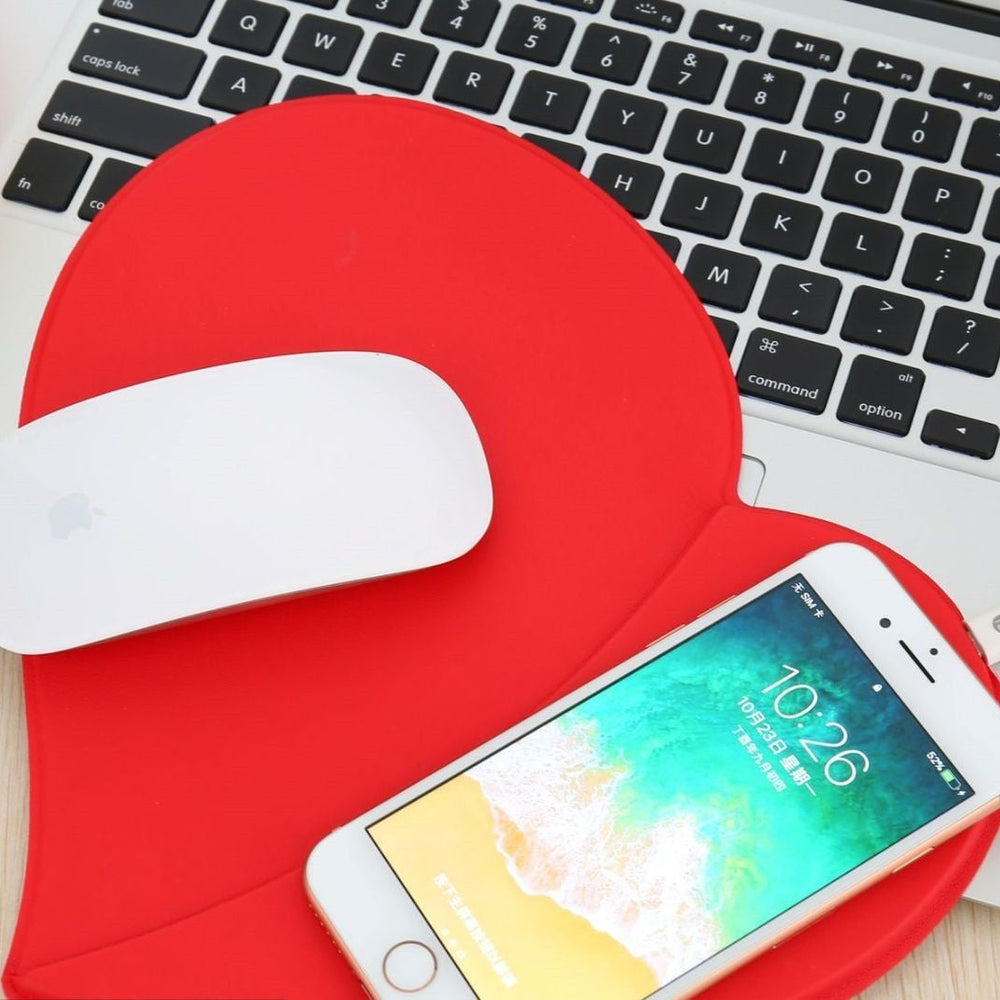 
                      
                        Fast wireless charging heart - shaped leather mouse pad
                      
                    