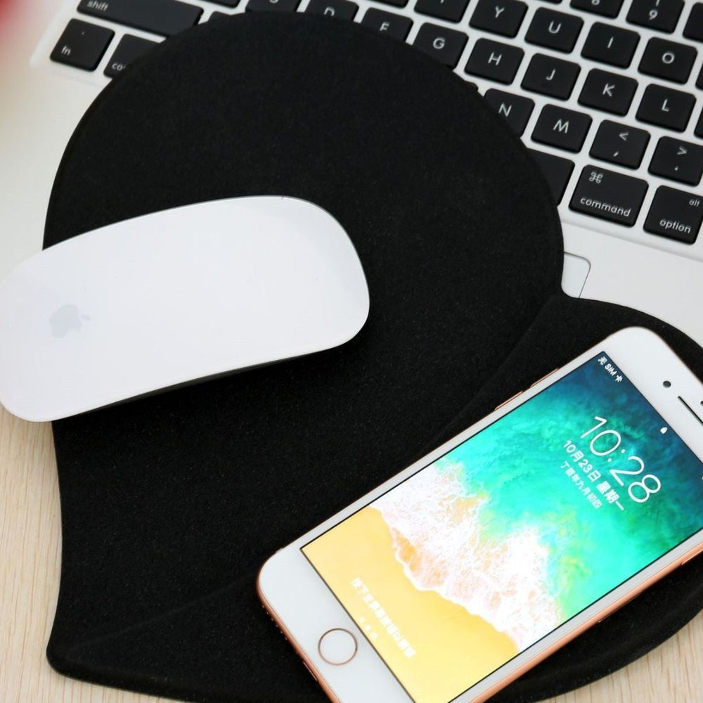 
                      
                        Fast wireless charging heart - shaped leather mouse pad
                      
                    